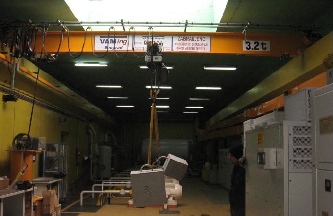 Jednogredna mosna dizalica 3,2 t u MNU prostoriji uzvodne glave brodske prevodnice