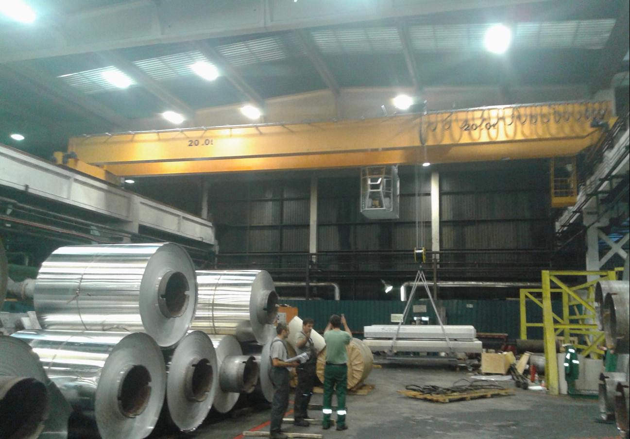 Dvogredna mosna dizalica 20 t sa upravljačkom kabinom u valjaonici aluminijuma